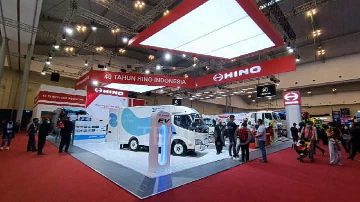 Hino Raih 1.127 Unit Pemesanan di GIIAS 2022