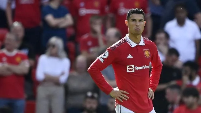 Tak Laku-laku, Ronaldo Resmi Bertahan di MU