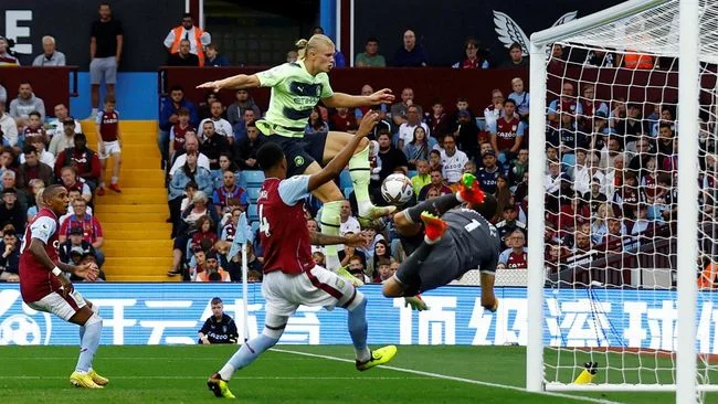 FOTO: Haaland dan Kontroversi Warnai Laga Aston Villa vs Man City