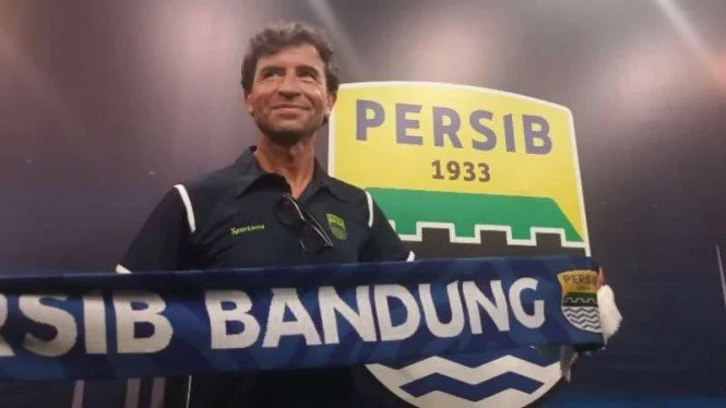 Alasan Luis Milla Pasang 3 Bek saat Persib Lawan RANS Nusantara FC