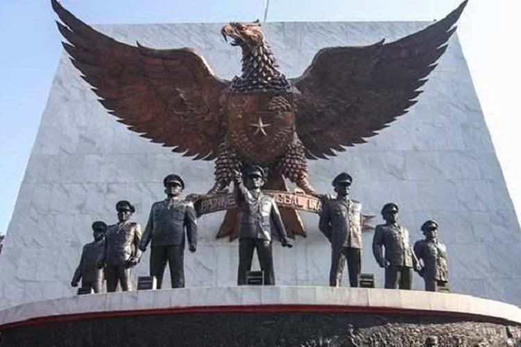 7 Teori Dalang dari Peristiwa Gerakan 30 September 1965, G30S PKI Akal-akalan Soeharto?