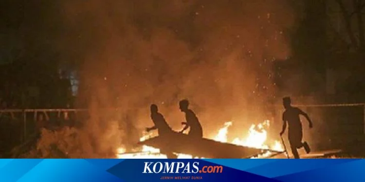 Penonton Bakar Stadion Dimurthala Aceh, Kesal Laga Persiraja Vs PSMS Batal Digelar karena Mati Lampu