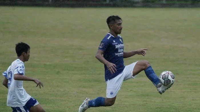 Saat Bek Persib Bandung Kuota Asia Rasa Lokal Mendapat Pujian dari Luis Milla Seusai Kalahkan RANS