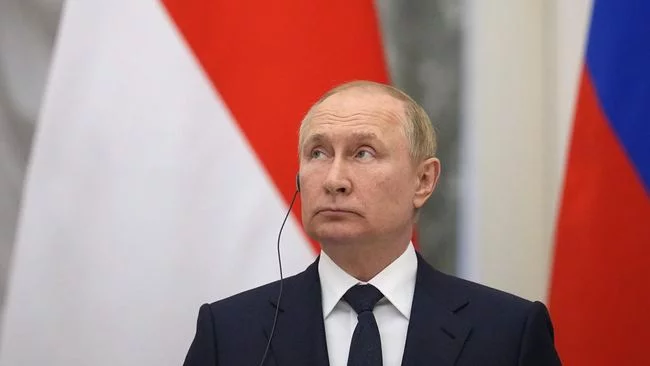 Putin Klaim Dolar AS-Pound Sterling Bakal Tak Laku Lagi di Dunia