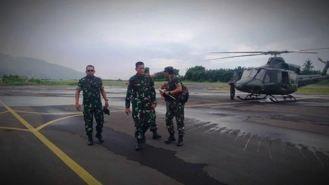 Peristiwa Tak Terduga Helikopter Mayjen TNI Sonny Dihadang Cuaca Buruk