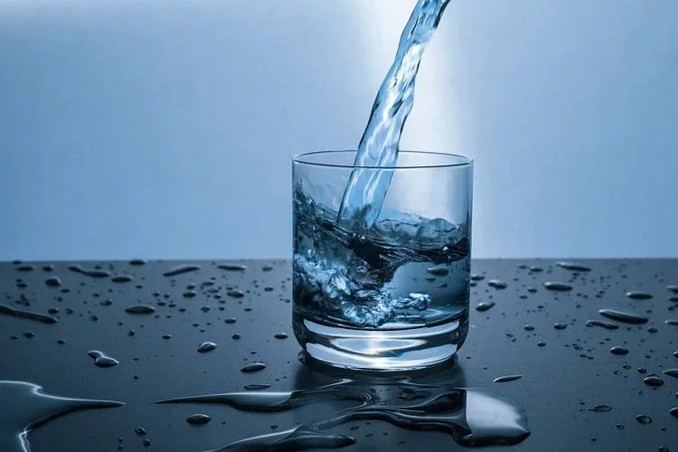 Tak Hanya Hilangkan Dahaga, Air Putih Ternyata Juga Jadi Minuman Terbaik bagi Penderita Diabetes