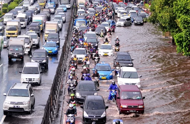 Memasuki Musim Hujan, Lakukan Pengecekan Ini pada Mobil