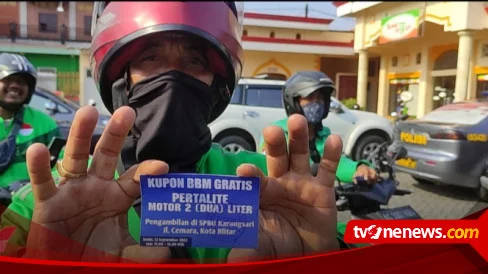 Komunitas Otomotif Blitar Bagikan 1000 Liter Pertalite untuk Warga Terdampak Kenaikan BBM