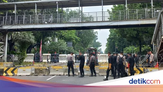 Demo BBM di Patung Kuda, Jalan ke Istana Ditutup Pukul 10.00 WIB