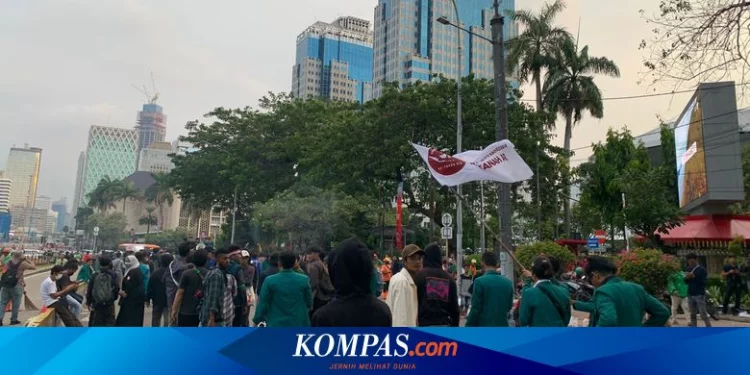 Bakal Ada Demo Tolak Kenaikan BBM, Jalan Menuju Istana Negara Ditutup Mulai Pukul 10.00 WIB Halaman all