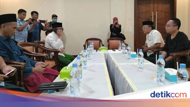 Eko Kuntadhi Buat 6 Kesepakatan dengan Ponpes Lirboyo Usai Hina Ning Imaz