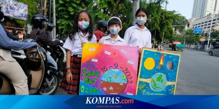 Peringati Hari Ozon Internasional, Sekolah Tarakanita 3 Bagikan Ratusan Bibit Tanaman