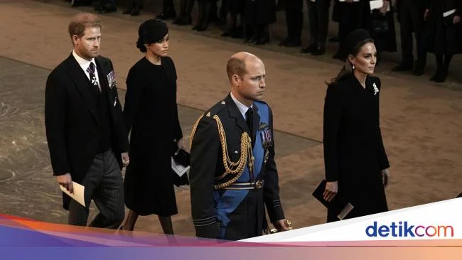 Pangeran William dan Harry Berjaga di Sekitar Peti Mati Ratu Elizabeth