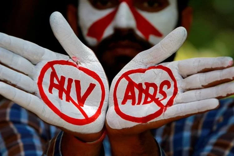 Cek Fakta: AIDS Jenis Baru dari Gabungan Covid-19, Vaksin dan Cacar Monyet - Pikiran-Rakyat.com