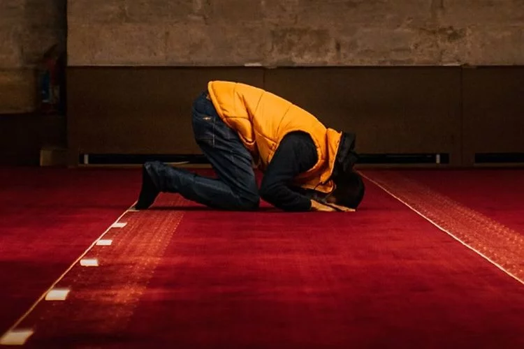 Tata Cara, Doa dan Waktu Pelaksanaan Sholat Sunnah Rebo Wekasan Beserta Hukumnya dalam Islam