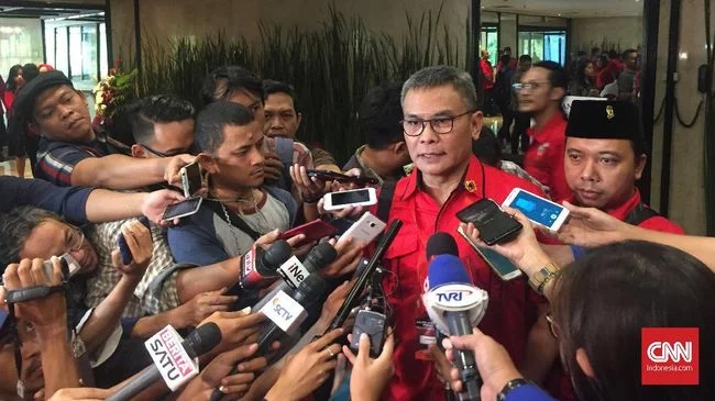Johan Budi Ungkap Tugas 'Dewan Kolonel' Loyalis Puan Maharani