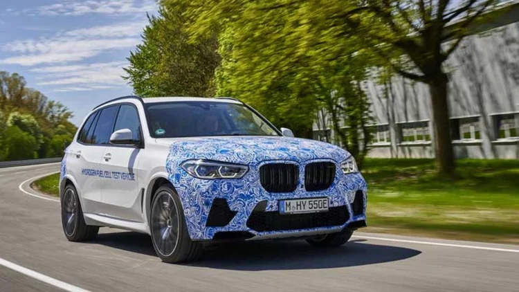 Menurut Bos BMW, Eropa Belum Siap Meninggalkan Kendaraan Bermesin Konvensional