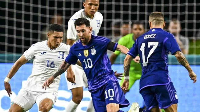 Messi Dua Gol, Argentina Hancurkan Honduras 3-0