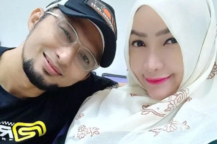 Kilas balik kemesraan Roro Fitria dan Andre Irawan, suka suap-suapan hingga mau punya anak banyak