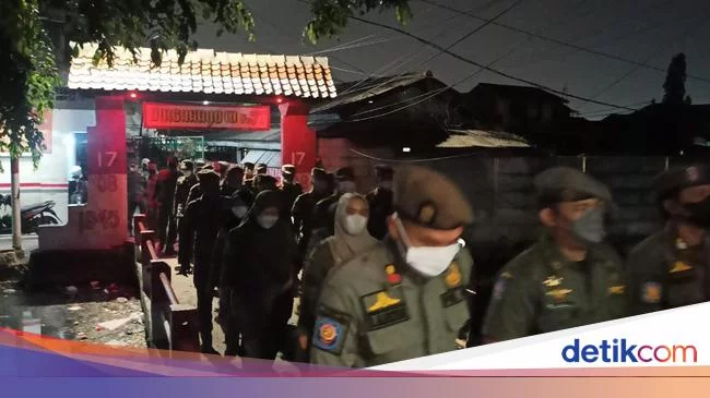 Mendadak 'Hilang' PSK saat Satpol PP Turun ke Lokalisasi Rawa Malang