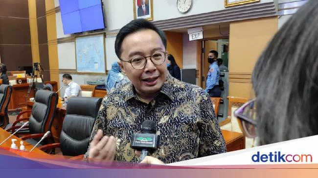 Anggota Komisi I DPR Kritik Syarat Tinggi Calon Taruna TNI Diturunkan