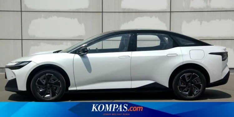 Sedan Listrik Toyota Bakal Meluncur, Harga Rp 400 Jutaan