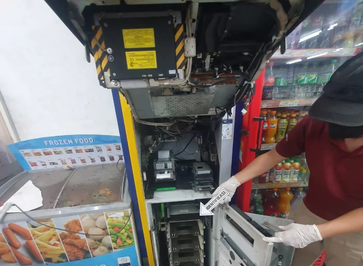 ATM Mini Market Bypass Krian Dibobol Maling, Uang Ratusan Juta Raib