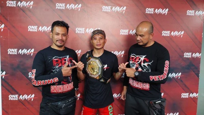 Duel Internasional dan Title Fight Bukti Kemewahan One Pride FN 63