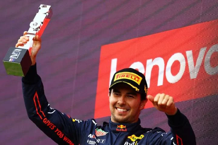 Sergio Perez Juara Formula 1 Singapura, Max Verstappen P7