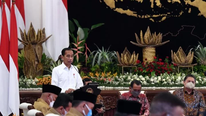 Jokowi Ingatkan Perusahaan Besar: Jangan Pabrik Tinggi, Lingkungan Miskin