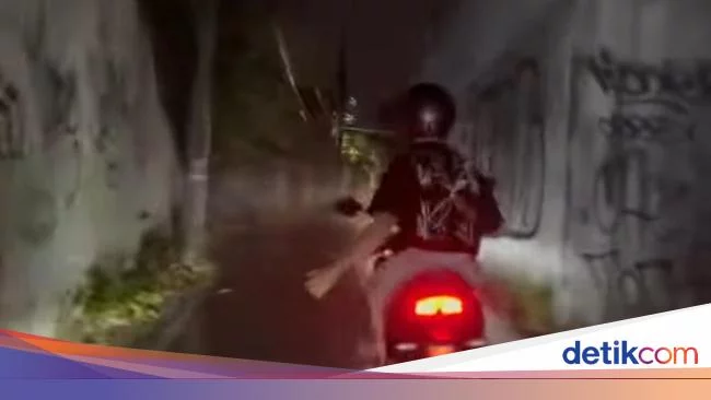 Kelakuan Random Jorge Martin: Liburan ke Bali, Naik Honda Vario Hujan-hujanan