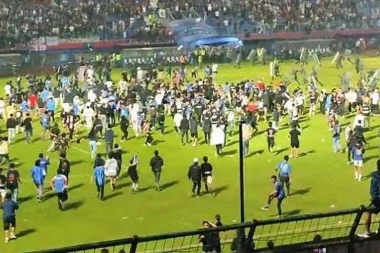 Buntut Peristiwa di Stadion Kanjuruhan, Puluhan Polisi Diperiksa Atas Dugaan Pelanggaran Kode Etik