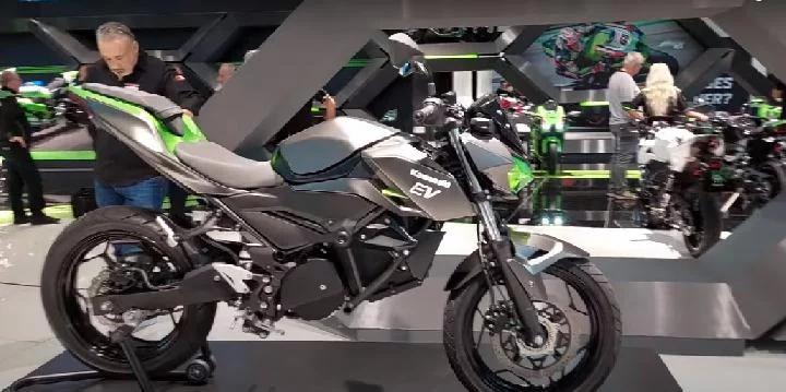 Kawasaki Pamerkan Prototipe Motor Listrik Pertamanya di Intermot 2022