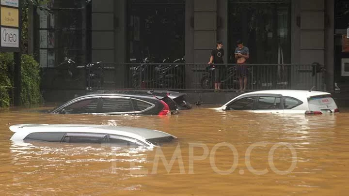 Begini Cara Mudah Klaim Asuransi Mobil yang Rusak Akibat Banjir