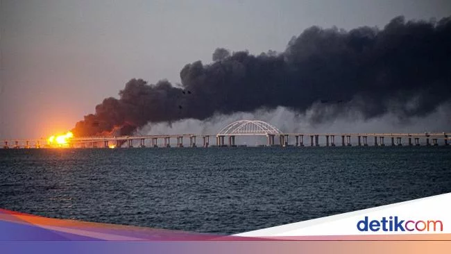 Melihat Lagi Ledakan di Jembatan Crimea