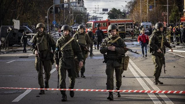 Janji Zelensky atas Serangan 'Gila' Putin ke 8 Kota Ukraina