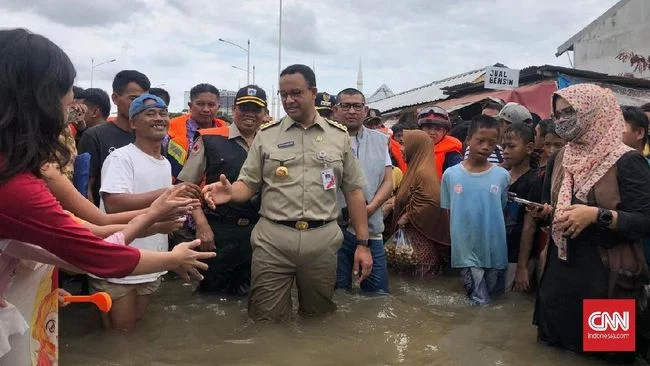 Walhi Kritik Anies soal Banjir Jakarta: Jangan Kambing Hitamkan Hujan