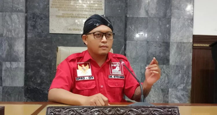 Pemanfaatan Teknologi Informasi dalam Visi Misi Gubernur DIY, Dr. R. Stevanus Momentum Mewujudkan Jogja Smart Province - e-Parlemen DPRD DIY