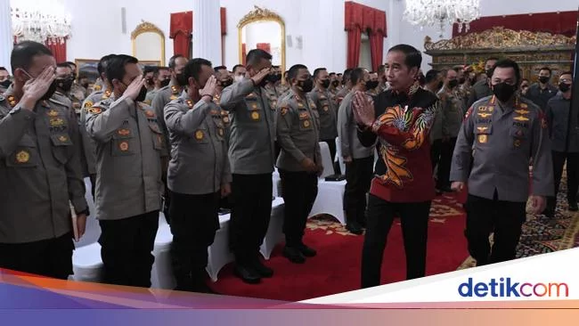 Wanti-wanti Jokowi soal Gaya Hidup Mewah ke Pejabat Polri