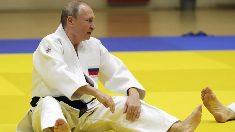 IOC Masih Larang Atlet Rusia dan Belarusia Ikut Turnamen Internasional