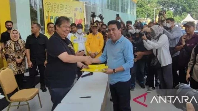 Airlangga Beri Mobil Listrik ke Seluruh DPD Golkar Buat Kendaraan Operasional