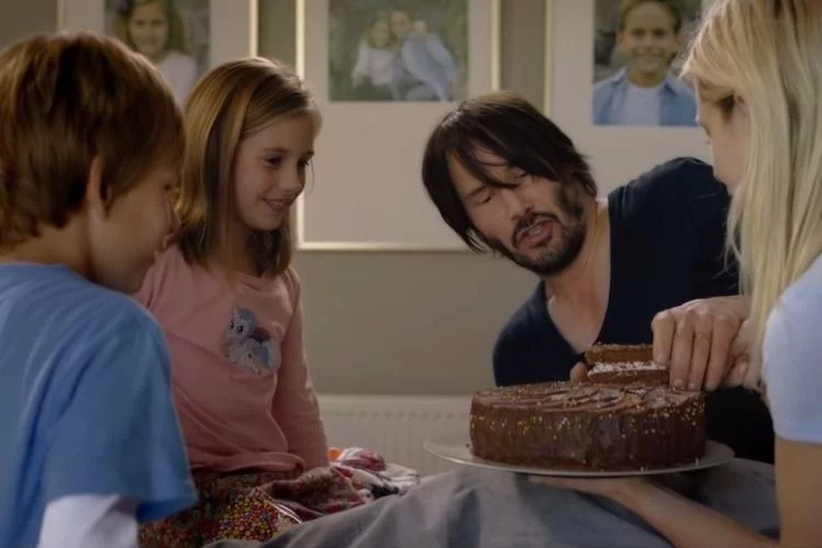 Sinopsis Film Knock Knock, Aksi Keanu Reeves Mendapat Godaan Dua Gadis Bakal Tayang Malam Ini