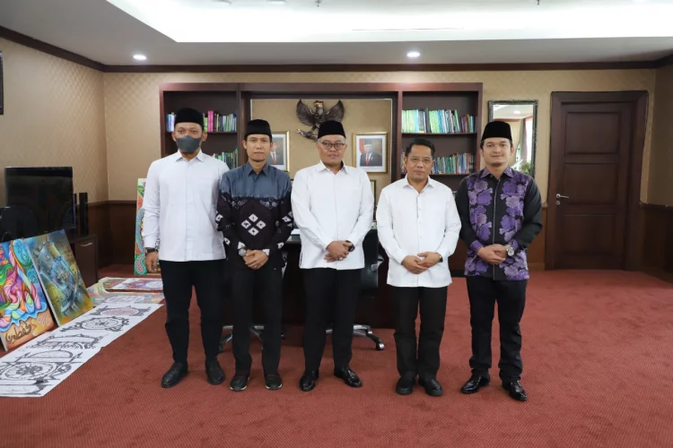 Kemenag Berikan Hadiah ke Dua Juara Qari Internasional