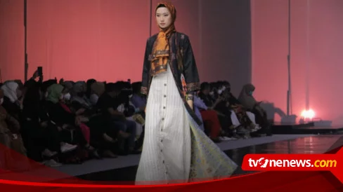 Kain Tenun Gresik Berlaga dalam Jakarta Muslim Fashion Week, Tembus Pasar Internasional