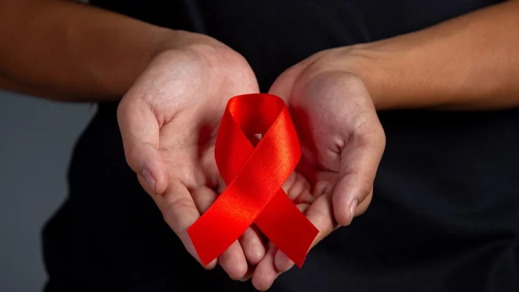 6 Ciri-Ciri HIV/AIDS yang Perlu Diketahui, Pahami Gejala dan Penyebabnya