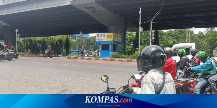 [POPULER JABODETABEK] Polantas yang Kini "Menghilang", Eggi Sudjana Cabut Gugatan Ijazah Jokowi, Santainya Pengendara Motor di Jalanan