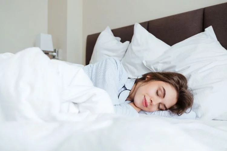 Jarang Diketahui! Ternyata Begini 4 Metode Cara Tidur Dalam Menurunkan Berat Badan.