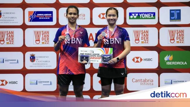 Kejuaraan Dunia Junior 2022: Ganda Putri & Ganda Putra Raih Medali Perak