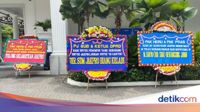 Isu 'Si Cantik' dari Karangan Bunga untuk Jakpro Bikin Ketua DPRD Kepo