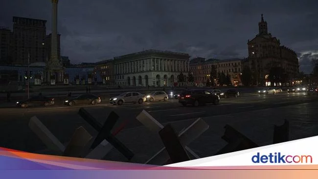 4,5 Juta Warga Ukraina Tanpa Listrik Gegara Serangan Rusia